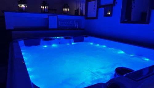 Relax nella jacuzzi in Toscana - Foto 2