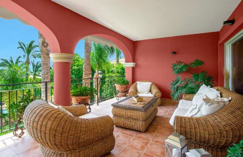 10 Bedroom 5 Star Luxury Villa & Heated Pool for 5 to 28 Guests near Alicante - Foto 22