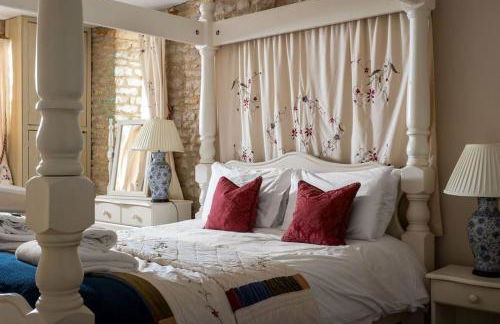 Stanton House, 6 bedroom, 5 bath - Photo 8