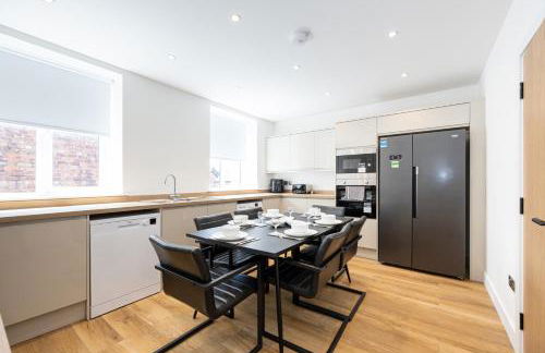 Stanway Apartments- Free Parking & Close To Tram Stop - Photo 21