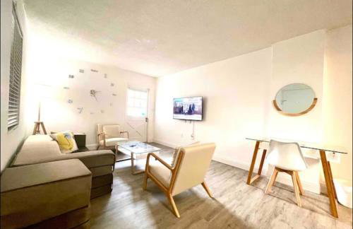 Miami International Airport 2 - Photo 19