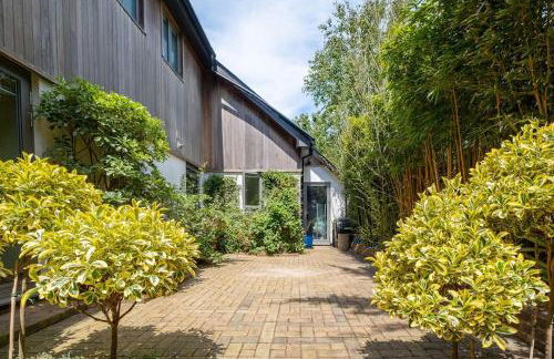 Stunning 5-bed 3-bath house close to the sea! - Foto 11