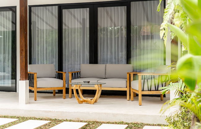 Udara by EVDEkimi - Spacious 4BR Pool villa with Lush garden at Artistic Center of Ubud - Foto 70