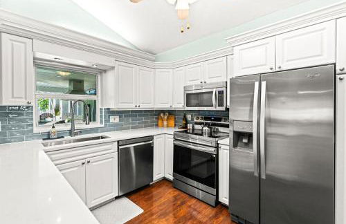 Heated PoolFire PitOutdoor KitchenCorn Hole - Foto 25