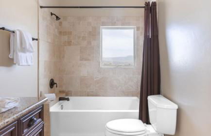 Palazzo Del Sol By AvantStay Breathtaking Home w Mountain Views Hot Tub - Photo 30