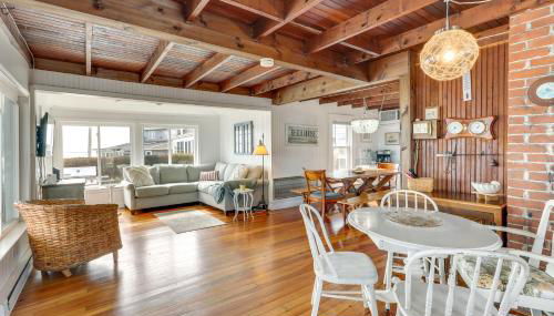 Dreamy Waterfront Westbrook Home on Private Beach - Foto 5