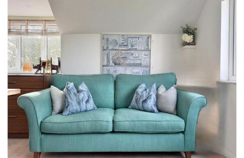 One bed Character Cottage with Parking and Garden - Foto 1