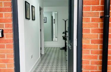 Luxurious New Home Near Airport - Foto 34