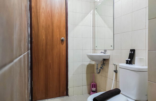 Homey and Comfy 2BR at Vida View Apartment - Foto 14