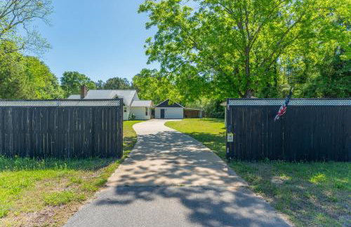 Private Pool and 3BR Family Fun Home with Gazebo - Foto 18
