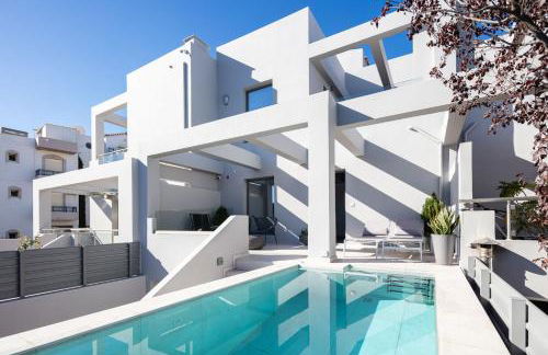 Akonizia Luxury House - With Private Heated Pool and Jacuzzi - Photo 8