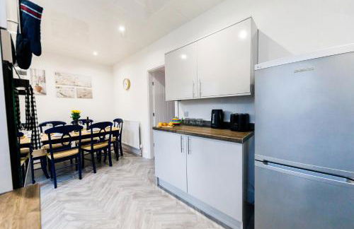 Spacious 2Bed - Great for Contractors - Driveway&Garden - Foto 18