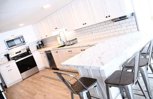 Lake Escape with paddle boards, fire pit & game room - Foto 40