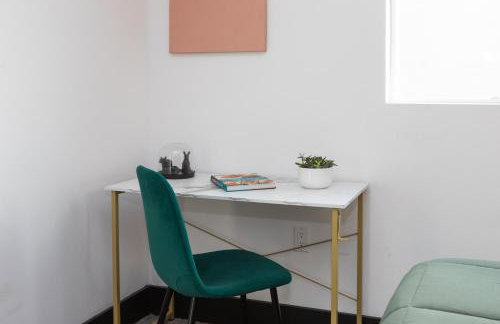 Spacious Luxury Villas in the heart of LA! Free parking and Jacuzzi - Photo 48