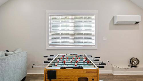 Secluded 3BR Cabin Lake Access & Resort Perks - Foto 2, Game Room