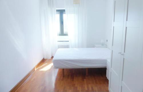 Apartamento luminoso, funcional y amplio en zona hospitalaria - Photo 8