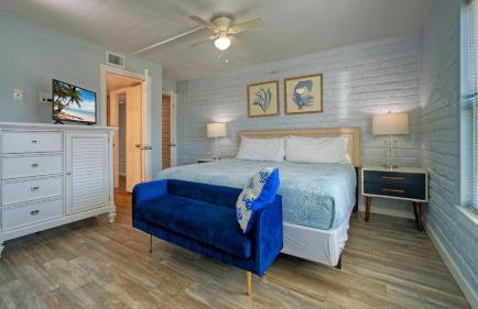 Beach Boardwalk Access Pool + Remodeled Interior Tropical Haven by Avantstay - Photo 30