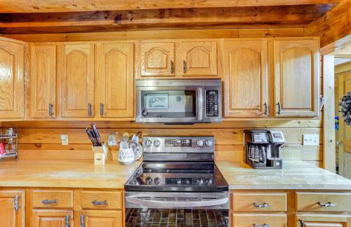 Spacious Wilmington Cabin Walk to Lake - Foto 8