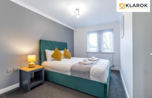 LONG STAYS 30pct OFF - Spacious 4Bed - Sports Channels - Parking By Klarok Short Lets & Serviced Accommodation - Foto 4