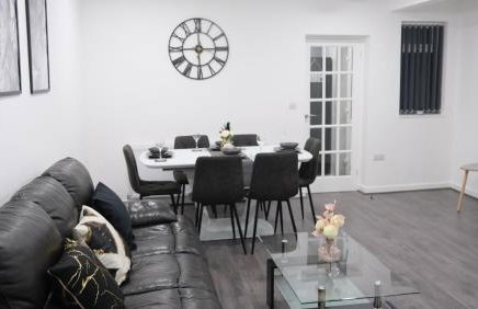 Modern House - 3 Bedrooms - 1 Bath - ManCity - Foto 8