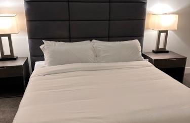 Warm and Welcoming - Photo 8