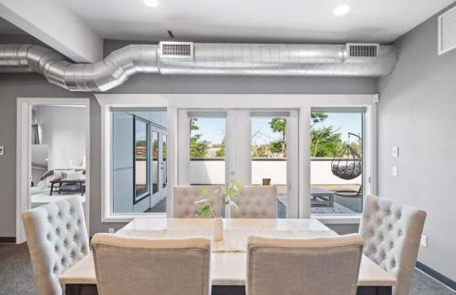 Modern Top Floor 2BR 1BA w Private Rooftop Patio South Hill Near Downtown - Foto 3