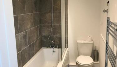 Property Hunter 25 - Photo 3