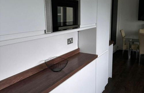 House - Sleeps 10 - Parking - Stn Close - Foto 4