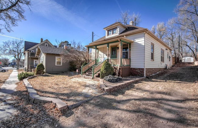 Pet Friendly 1900 Classic 3 Bedroom Value - Photo 28