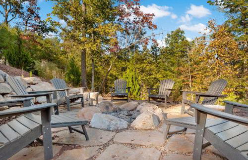 Hilltop Lodge Opulent Lakefront Living in Lake James - Photo 6