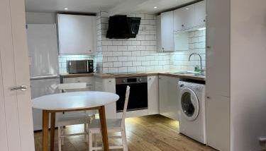 Cellar Suite - Foto 1, stove