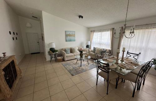 4 Bedroom, 3 Bath Hampton Lakes Home With Private Pool - Near Disney! - Foto 6