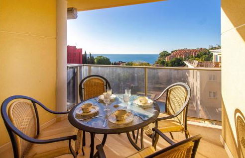 3 Bedroom Stunning Apartment In Calpe - Photo 2