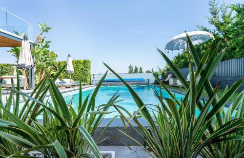 Stylish Algarve Retreat- Priv. Pool & Beach Nearby - Photo 16