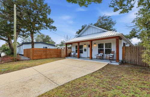 Cozy Coastal Cottage Minutes to Beach and Downtown - Foto 42