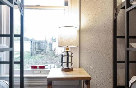 Blue & Gold Retreat sleeps 14 Minutes from ND - Photo 32