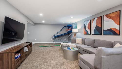 Mid-Mod Marvel Central Game RmWet Bar Patio - Foto 4