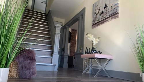 The Trotter Manor - With Private Yard & Parking, Near Falls & Casino by Niagara Hospital - Foto 1