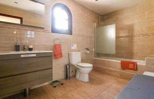 Awesome Home In Oliva With Private Swimming Pool, Can Be Inside Or Outside - Photo 26