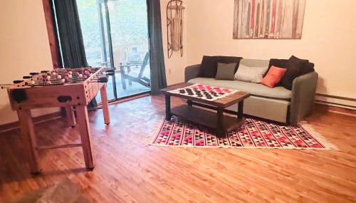 Maggie Valley 4BR Cabin with Hot Tub in Serene Forest - Foto 5, Game Room