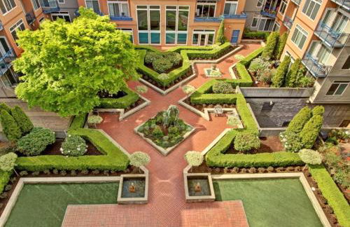 City Water View Oasis with Pool & Gym near Cruise in Heart of Seattle - Foto 41