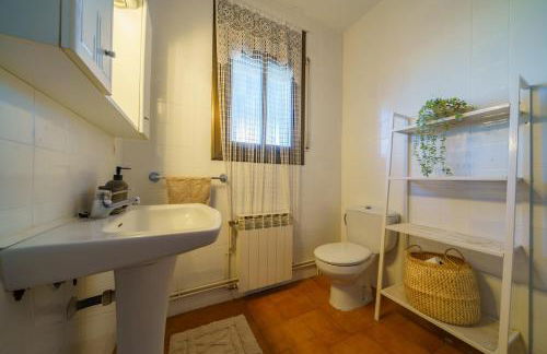 Casa Feliç, 6 people, fireplace and HotTub - Foto 20