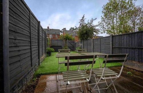 Modern 2BR Home, Central Location & Hi Speed Wi-Fi - Foto 13