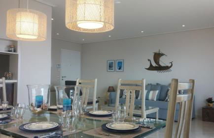 Overlooking the blue sea - Foto 7