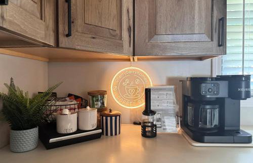 Waterfront Home with Arcade, MassageChair, Firepit, Infinity Game Table - Foto 49