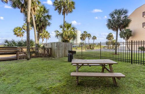 Oceanview Two Balconies Heated Pool Walk to beach - Foto 51