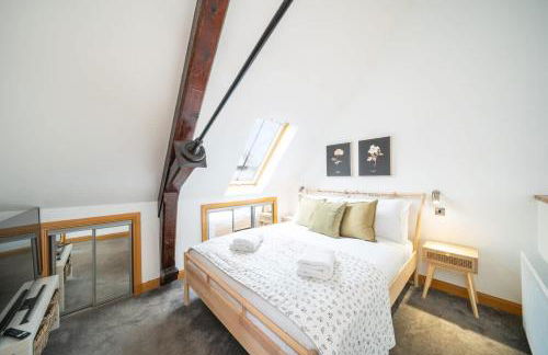 The Church Front - Photo 11