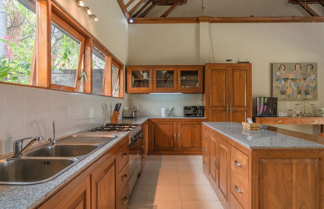 Villa Lotus Kayuputih - Foto 12