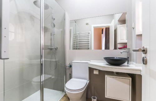 Vita Portucale ! Moscavide Casa Branca w/ Terrace - Photo 17