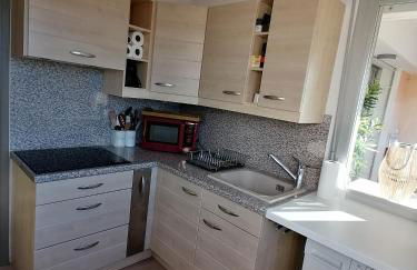 Idéalement placé ,tout a pied ,parking - Foto 4